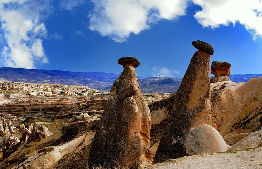 Side view of Üç Güzeller showing erosion layers and basalt caps