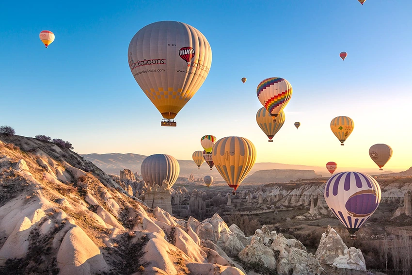 Istanbul and Cappadocia airports map with flight route